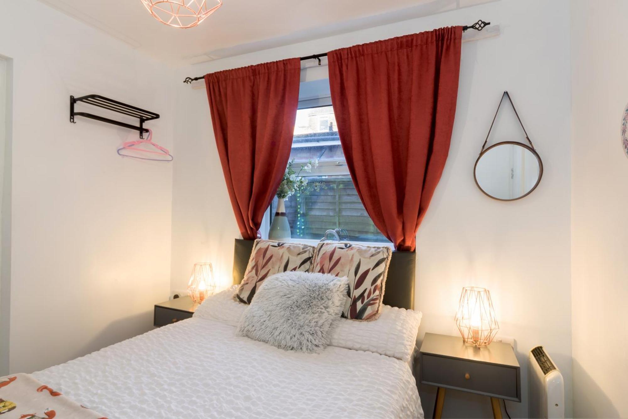 Pleasure With Garden Apartment *